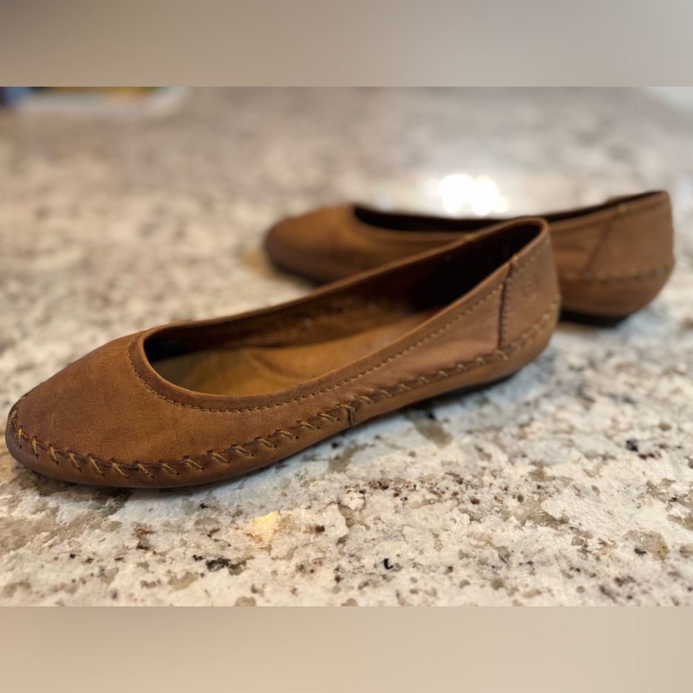 Born Women's Tan Leather Flats‎ - Picture 2 of 7